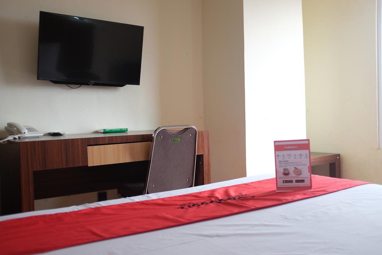 เรดดอร์ซ พลัส เนียร์ เซเนน Hotel จาการ์ตา ภายนอก รูปภาพ