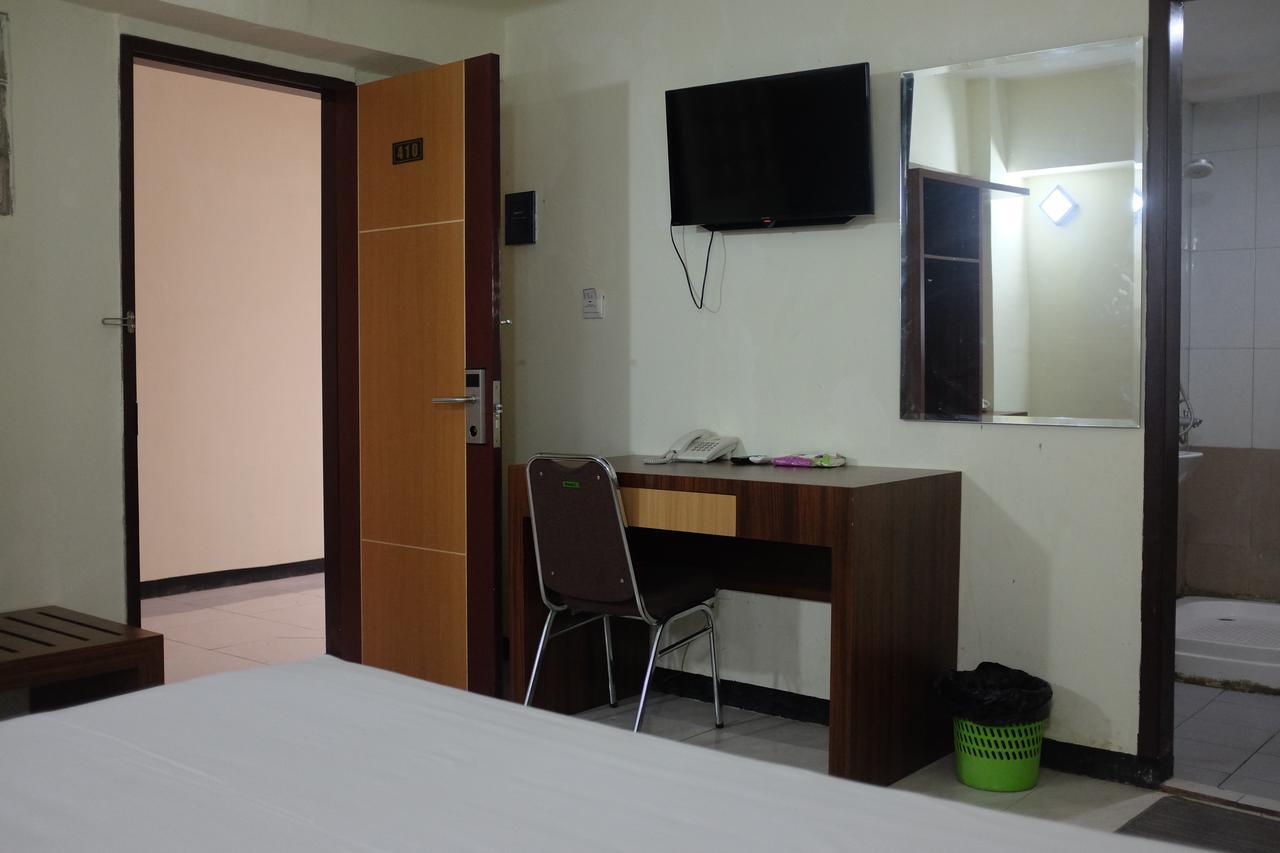 เรดดอร์ซ พลัส เนียร์ เซเนน Hotel จาการ์ตา ภายนอก รูปภาพ