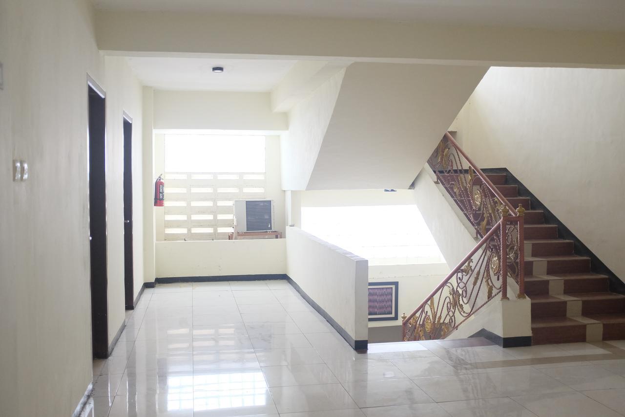 เรดดอร์ซ พลัส เนียร์ เซเนน Hotel จาการ์ตา ภายนอก รูปภาพ