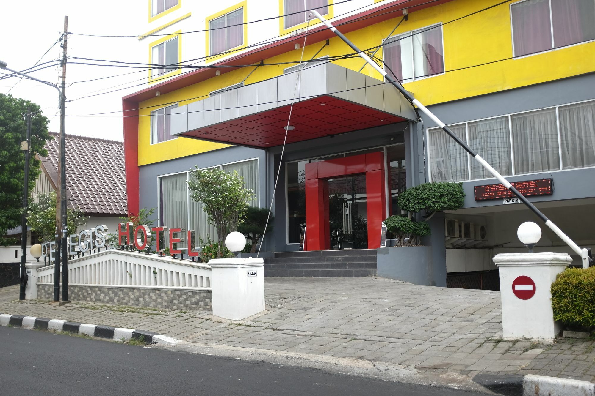 เรดดอร์ซ พลัส เนียร์ เซเนน Hotel จาการ์ตา ภายนอก รูปภาพ